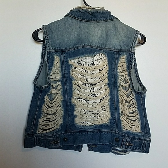 Buckle (RWH) Vest - Picture 5 of 5